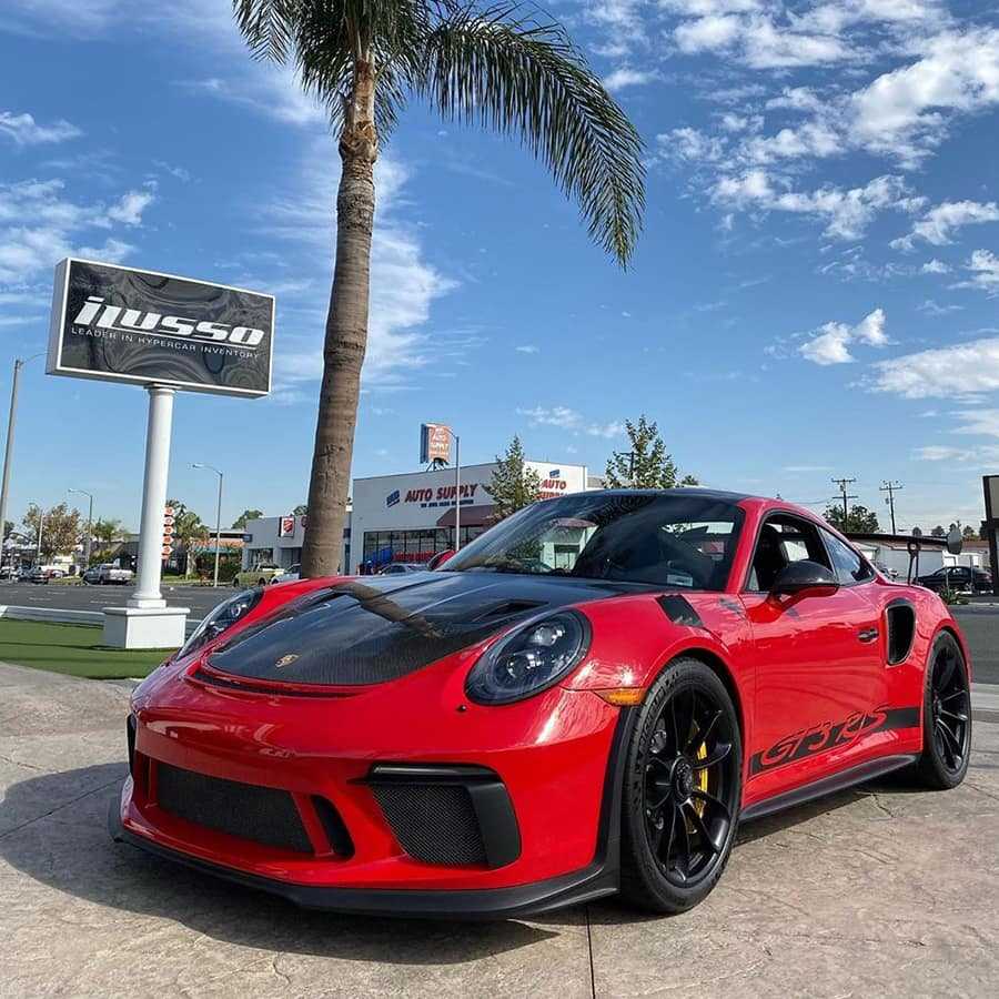 Porsche recently purchased by iLusso